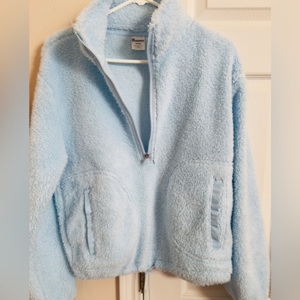 Woman’s No Boundaries Sky Blue Fuzzy 100%‎ Recycled Polyester Pullover Size M - Picture 2 of 7